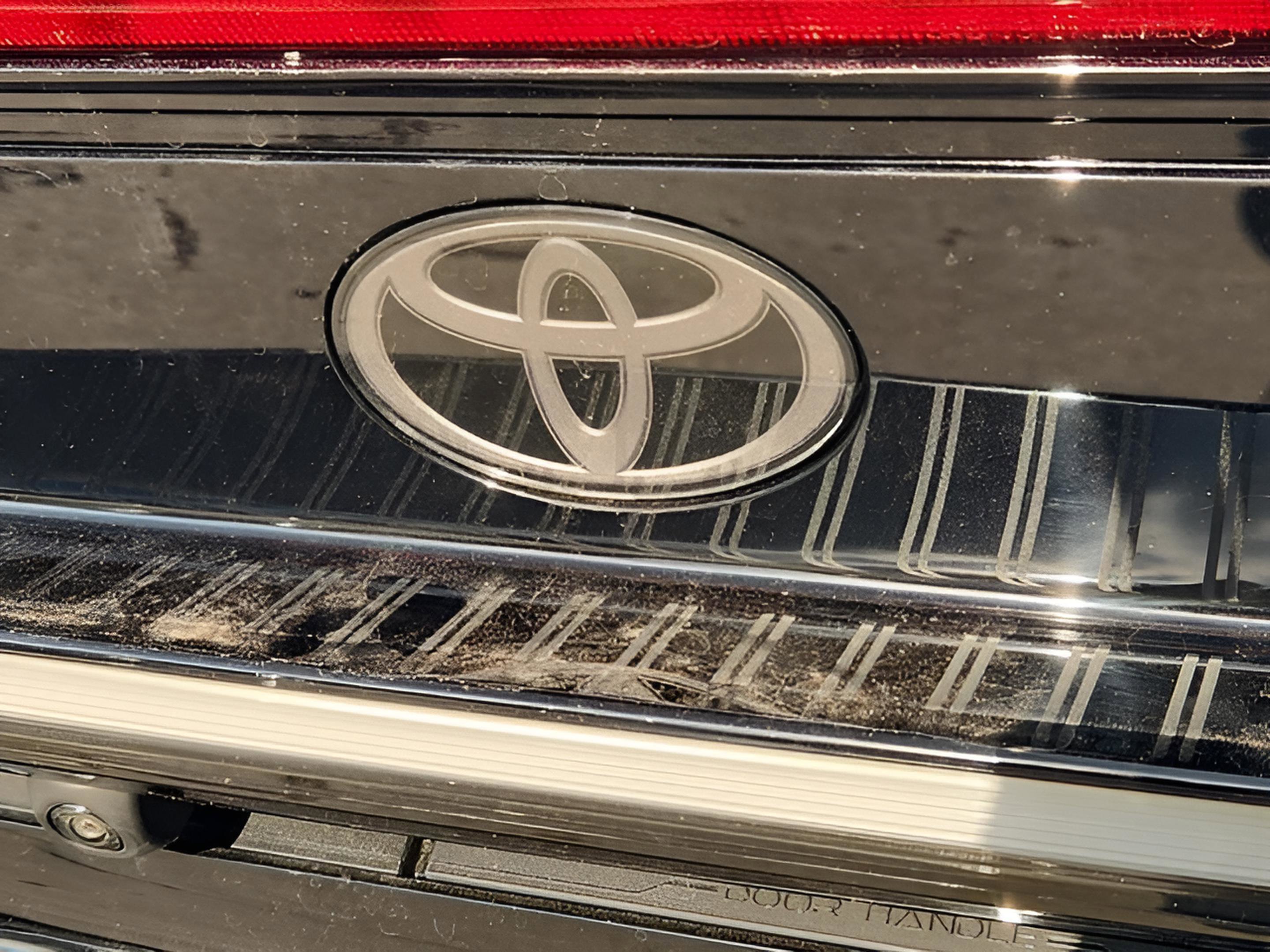 New 2026 Toyota Prius Plug-In Hybrid FWD image 30