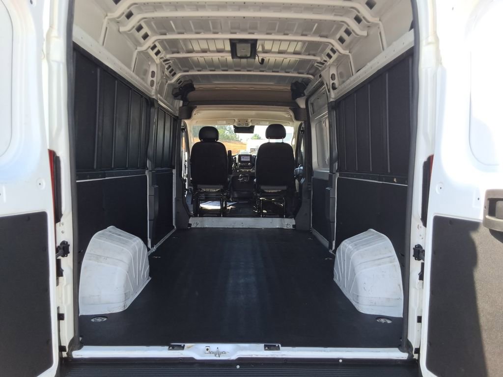 Used 2025 RAM ProMaster 2500 w/ Convenience Group image 23
