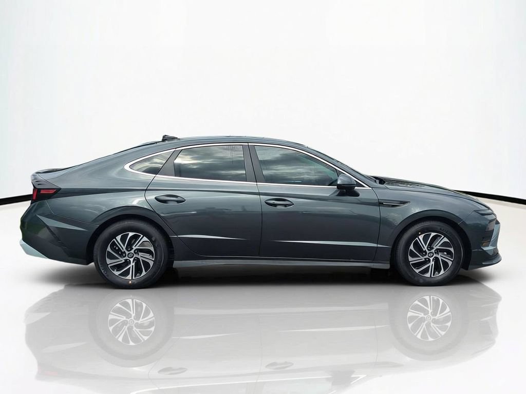 New 2026 Hyundai Sonata Blue FWD image 4