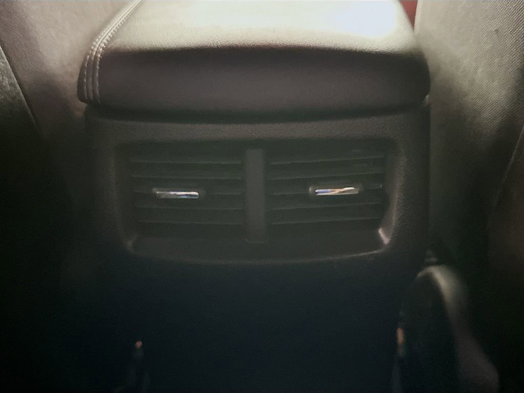 Used 2019 Dodge Challenger SXT image 28