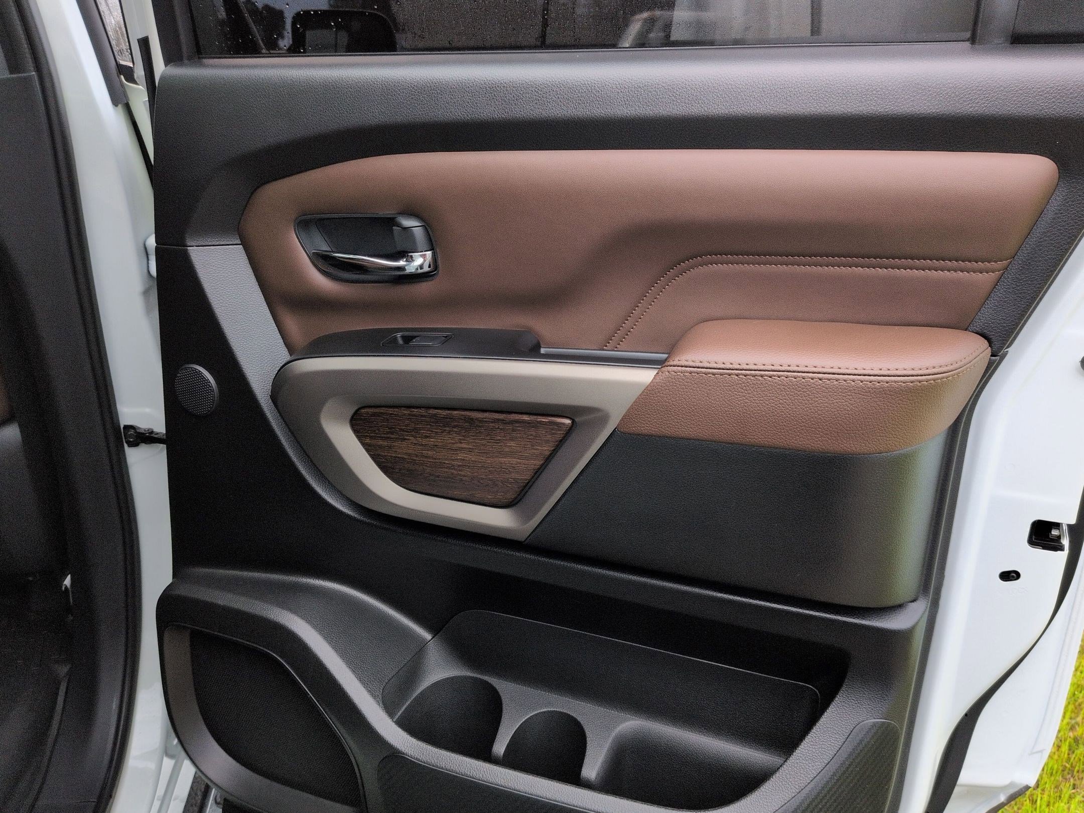 Used 2024 Nissan Titan Platinum Reserve w/ Moonroof Package image 21