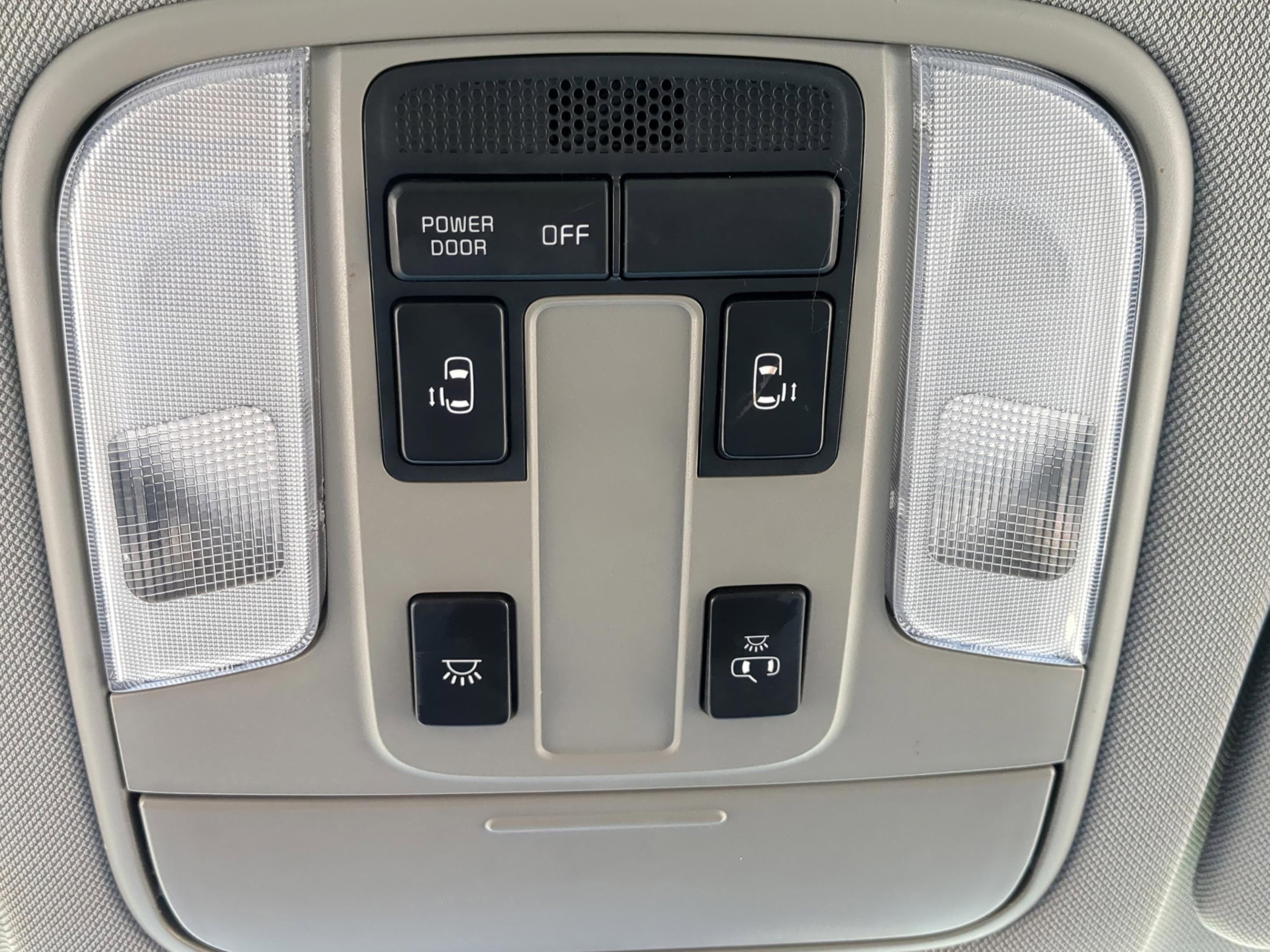 Used 2020 Kia Sedona EX FWD image 10