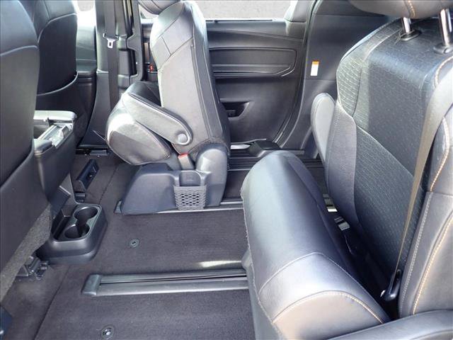 Used 2025 Toyota Sienna XLE Woodland Edition image 9