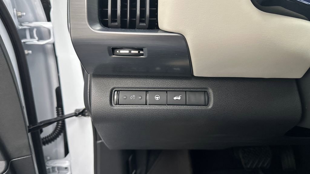 New 2026 Nissan Pathfinder SL AWD/4WD image 18