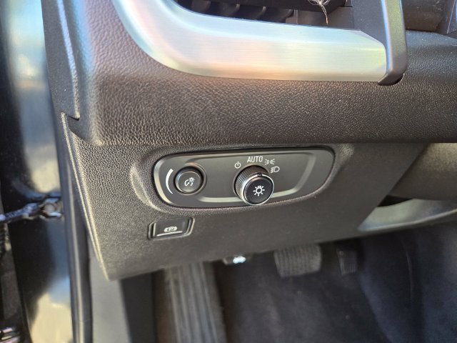 Used 2023 GMC Terrain SLE w/ Driver Convenience Package FWD image 17