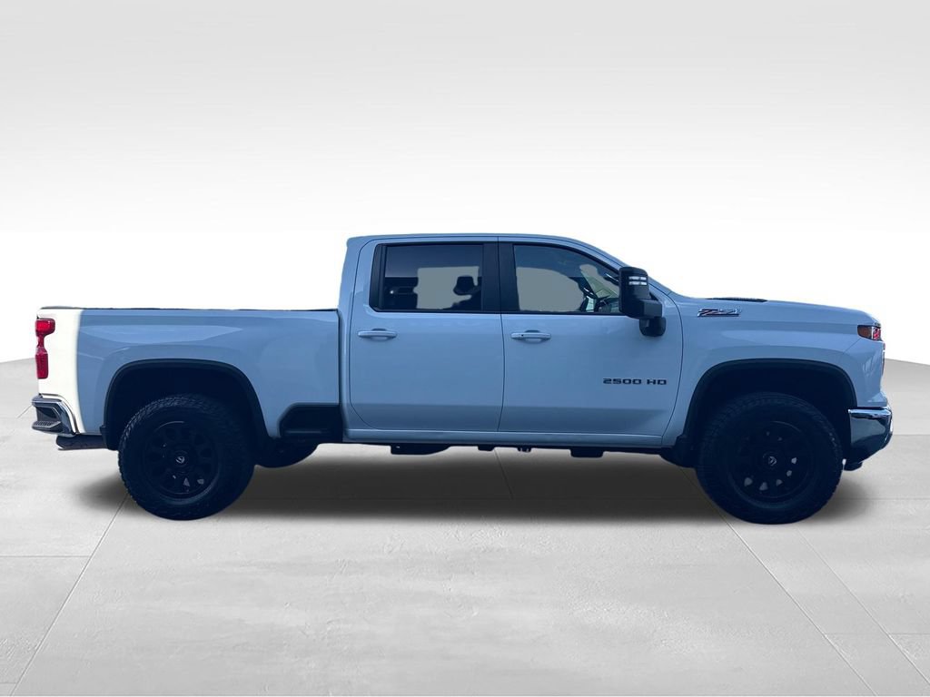 Used 2024 Chevrolet Silverado 2500 LT AWD/4WD image 7