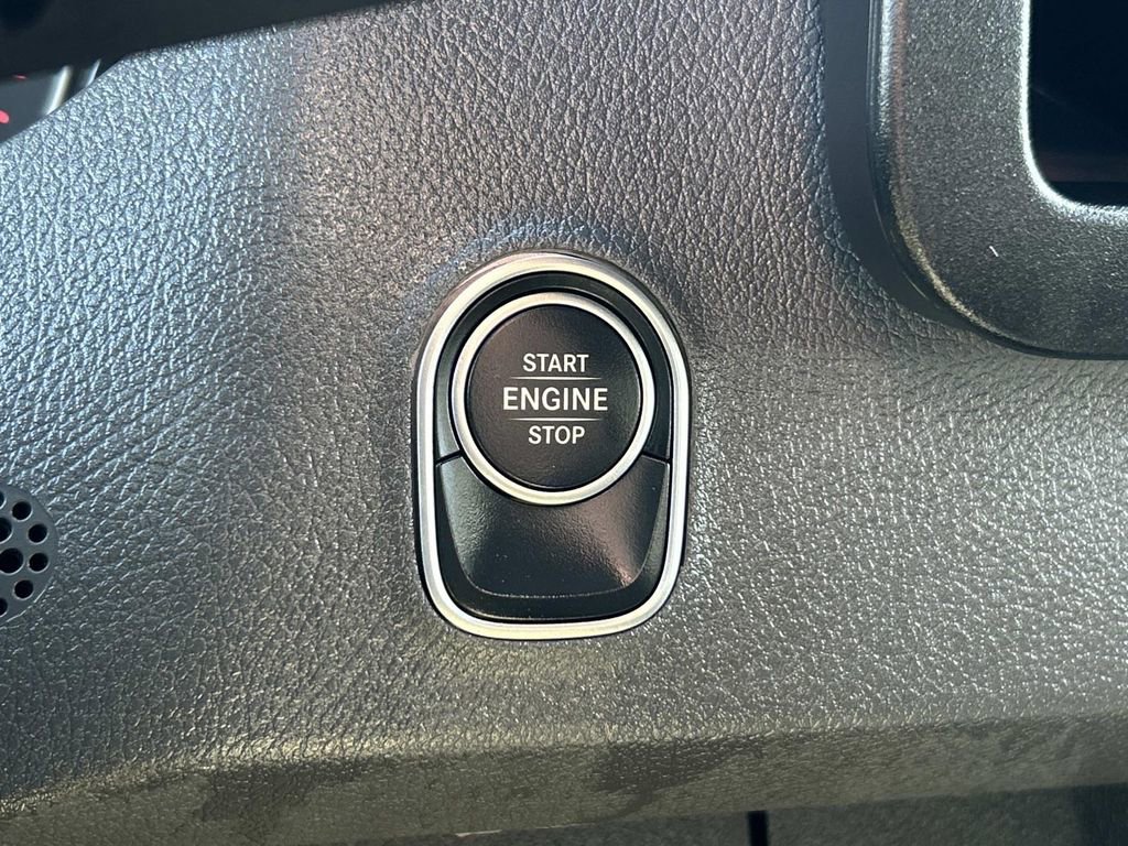 Used 2025 Mercedes-Benz Sprinter 2500 image 30
