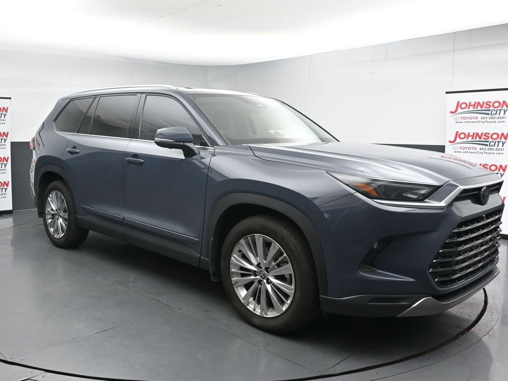 Used 2025 Toyota Grand Highlander AWD image 2