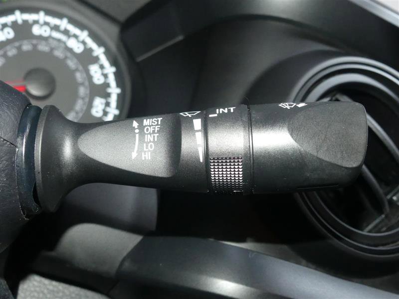 Used 2017 Toyota Tacoma SR image 30