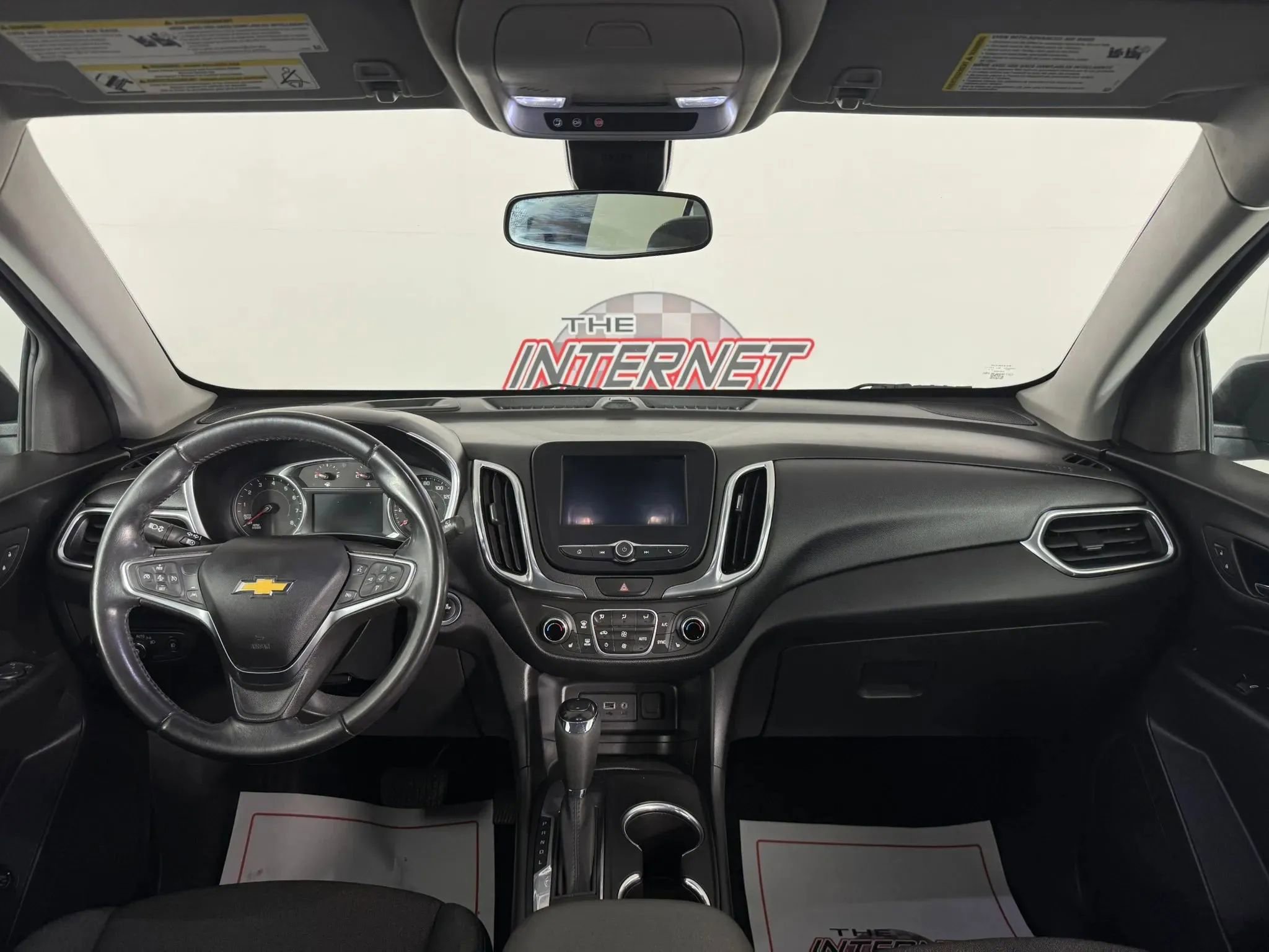 Used 2020 Chevrolet Equinox LT w/ Driver Convenience Package FWD image 11
