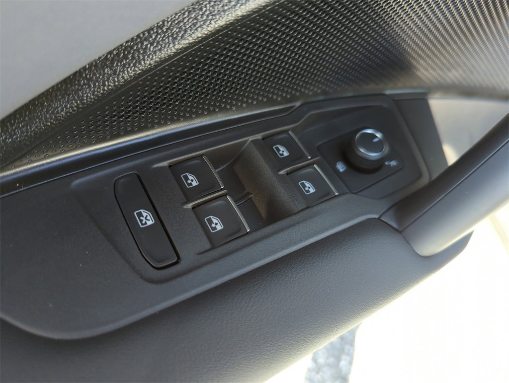 New 2026 Volkswagen Tiguan SE R-Line image 27