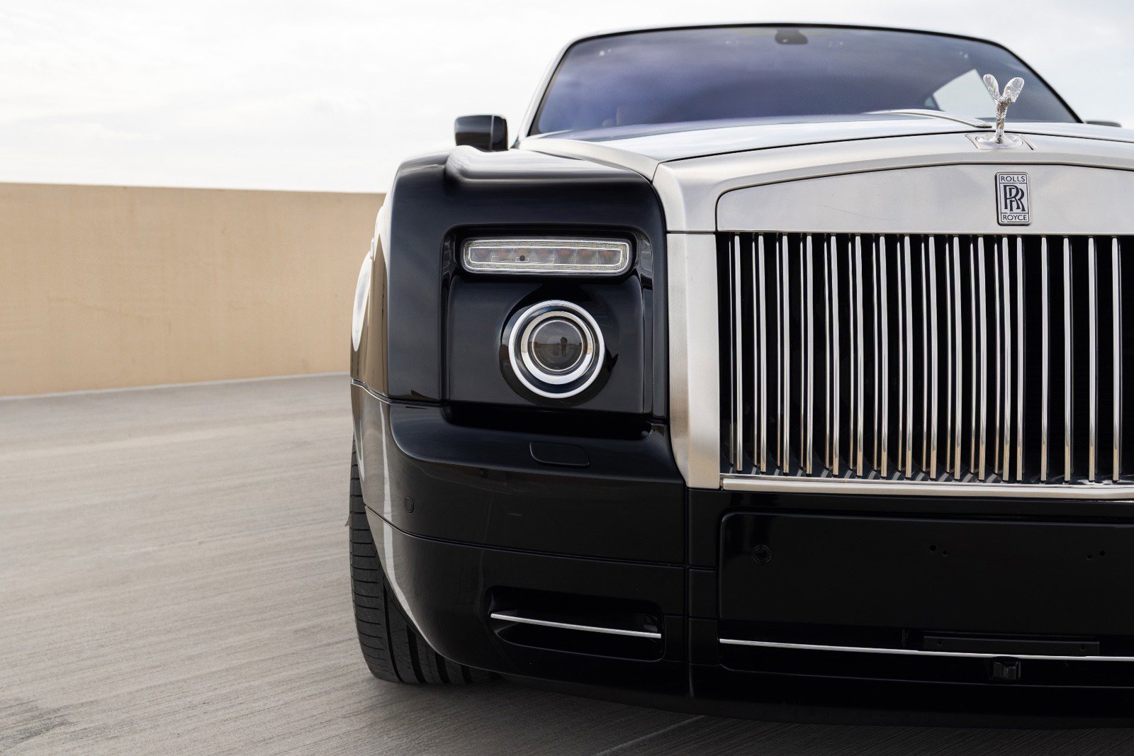 Used 2009 Rolls-Royce Phantom Drophead Coupe RWD image 17