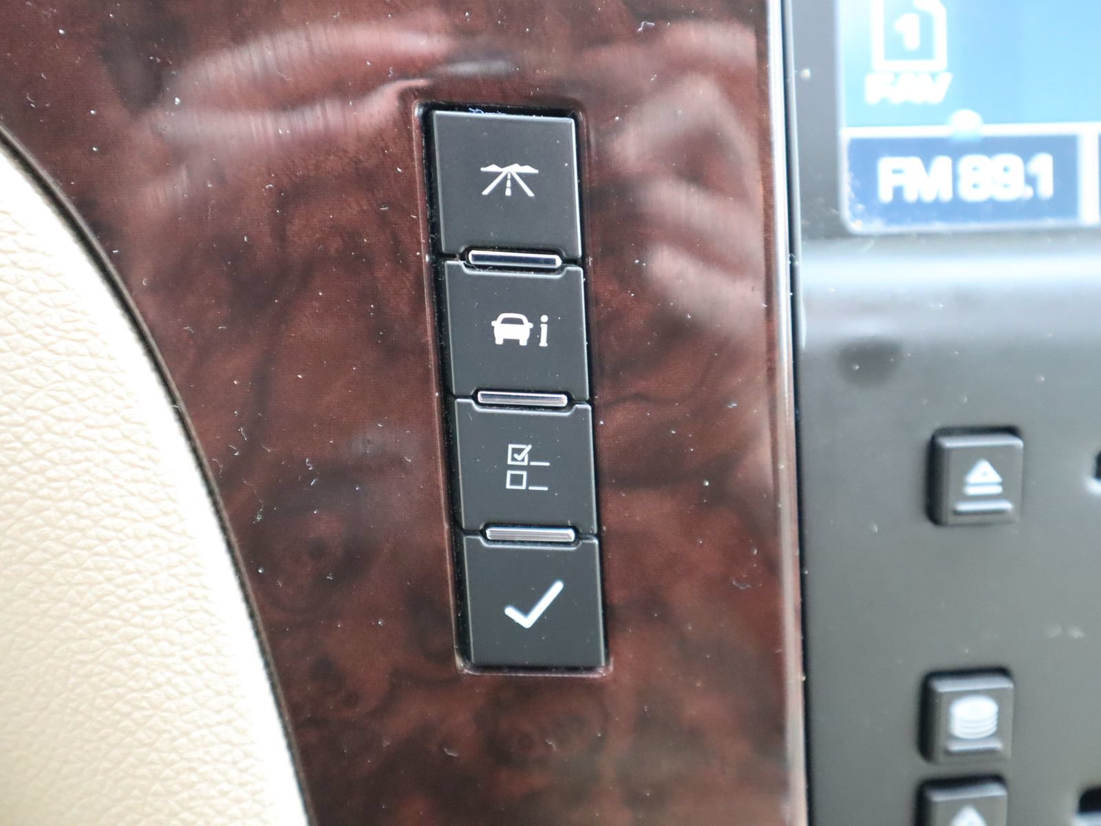 Used 2009 Cadillac Escalade EXT AWD/4WD image 42