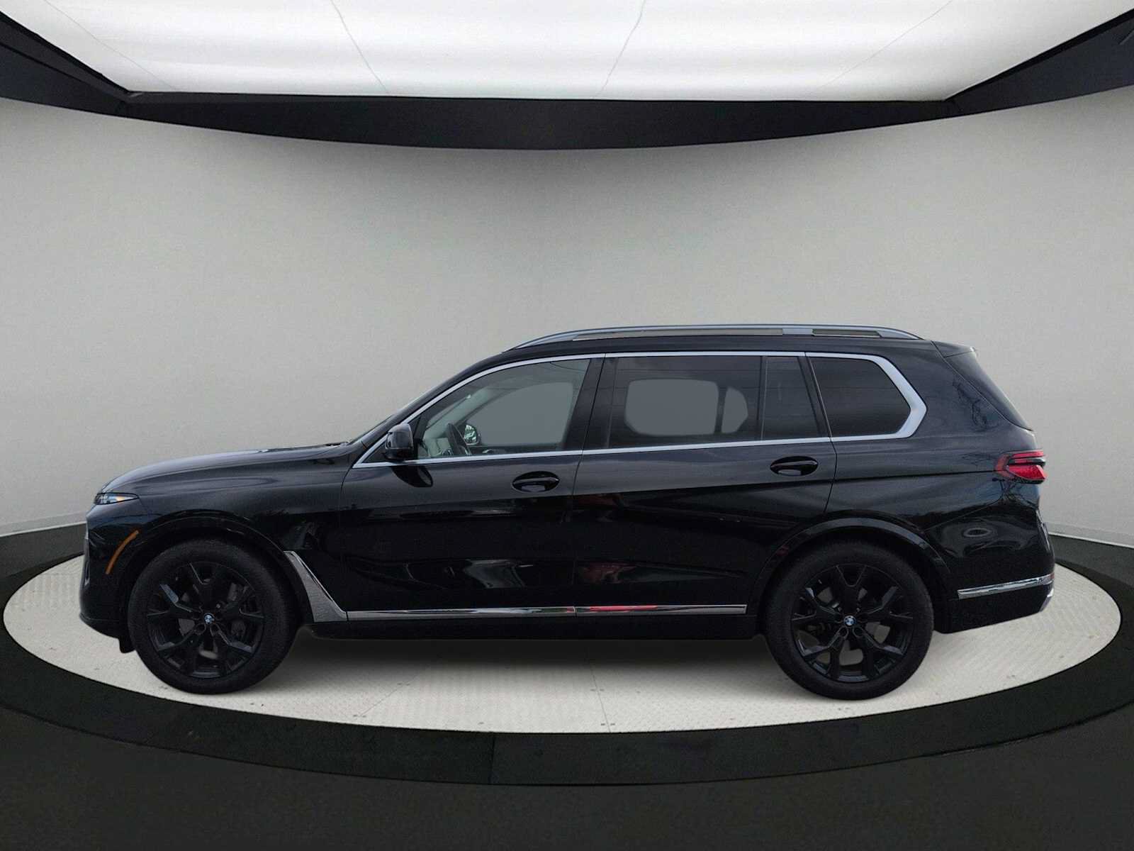 Used 2026 BMW X7 xDrive40i w/ Premium Package AWD/4WD image 5