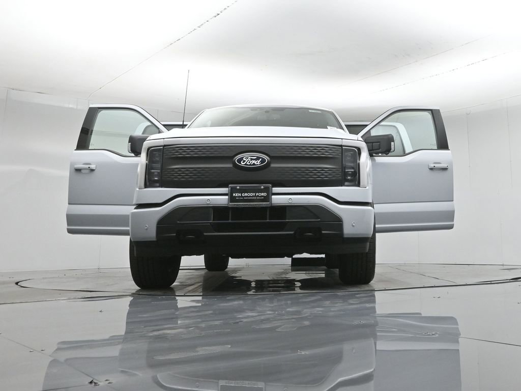 New 2025 Ford F150 Lightning Flash AWD/4WD image 38