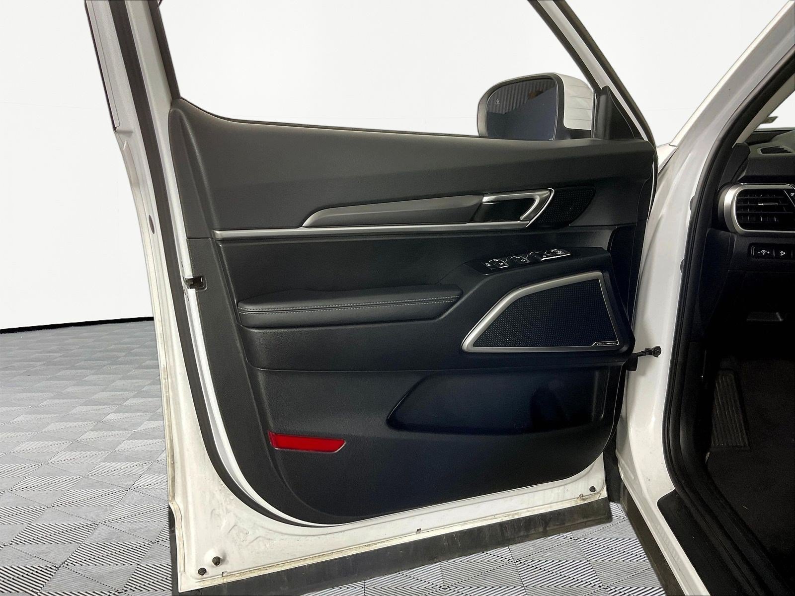 Certified 2024 Kia Telluride LX FWD image 20