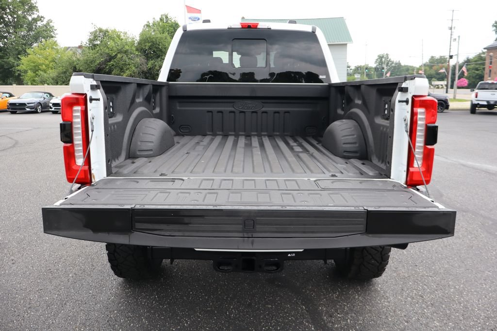 New 2026 Ford F250 Lariat w/ Black Appearance Package AWD/4WD image 21
