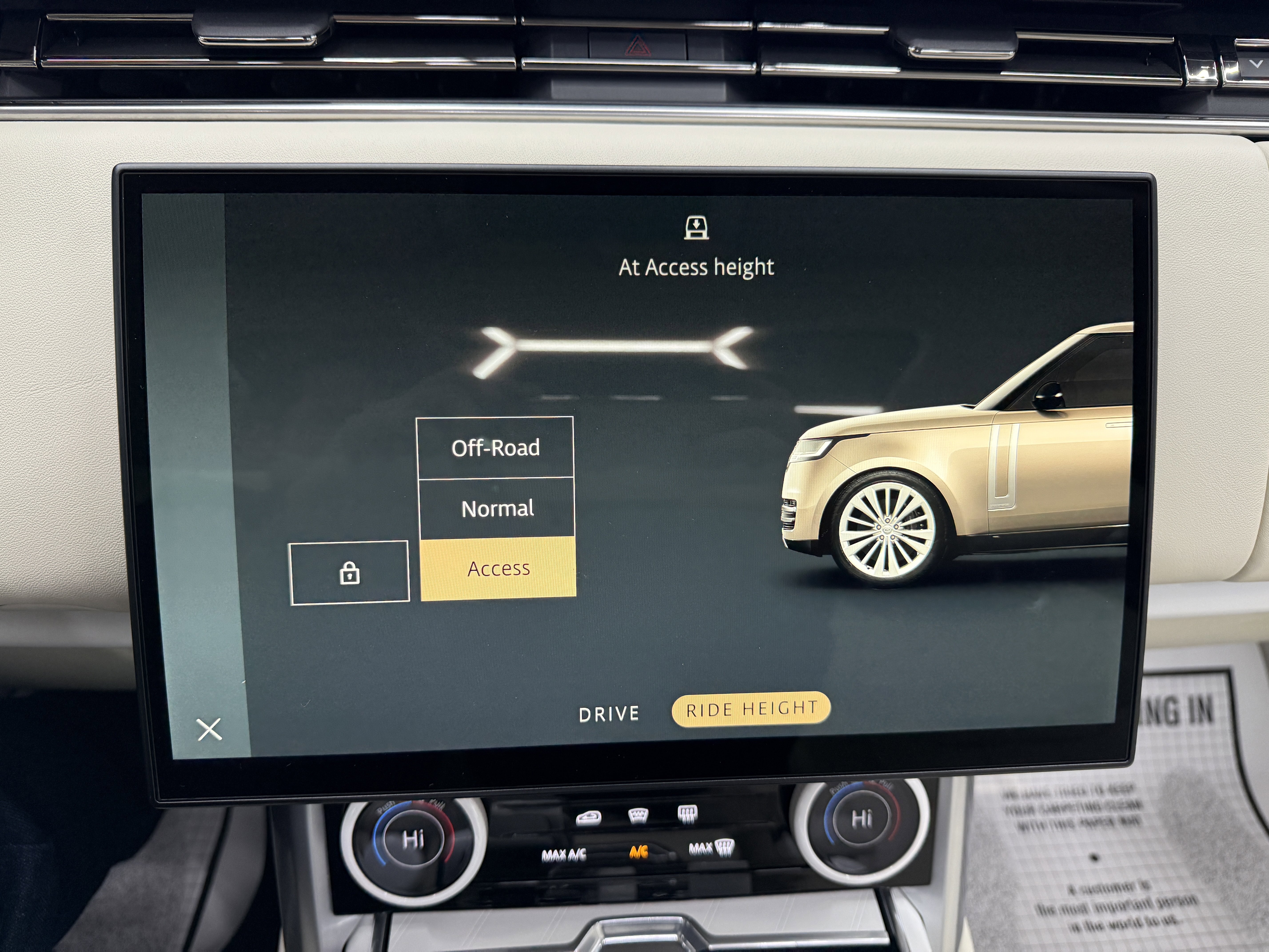 Used 2023 Land Rover Range Rover SV image 24