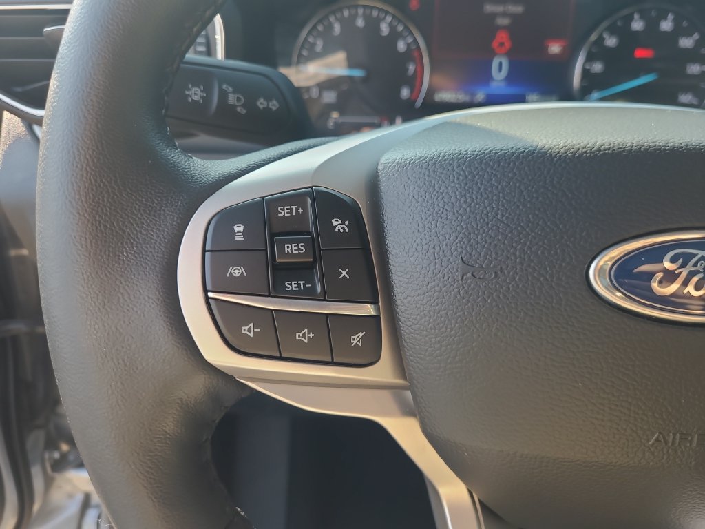 Used 2023 Ford Explorer XLT w/ Equipment Group 202A AWD/4WD image 28
