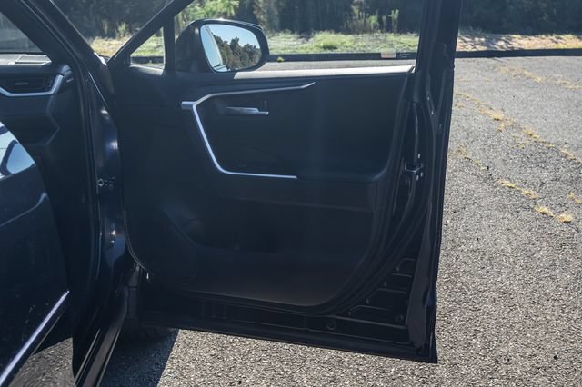 Used 2020 Toyota RAV4 XSE w/ Carpet Mat Package AWD/4WD image 14
