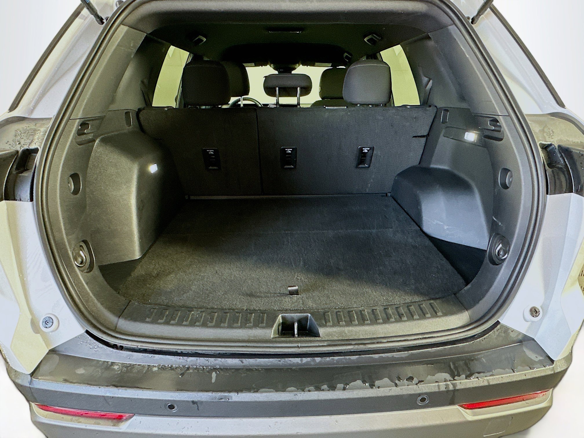 Used 2025 Chevrolet Equinox LT image 28