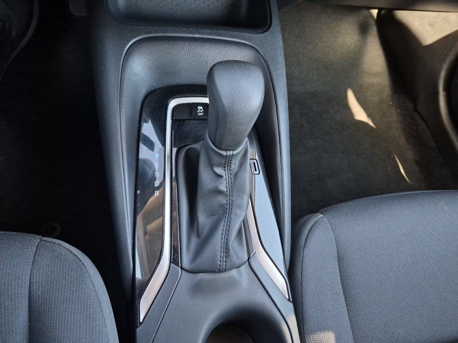Certified 2024 Toyota Corolla LE FWD image 18