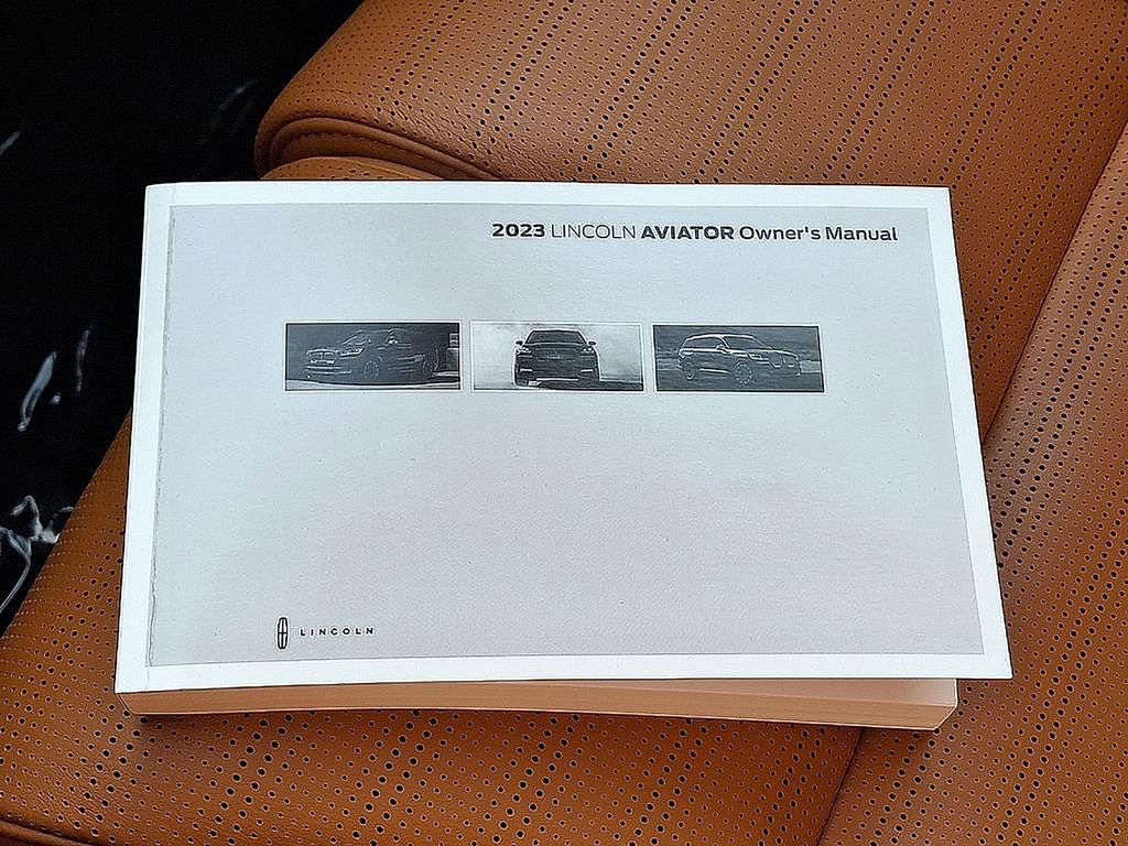 Used 2023 Lincoln Aviator Black Label w/ Dynamic Handling Package AWD/4WD image 27