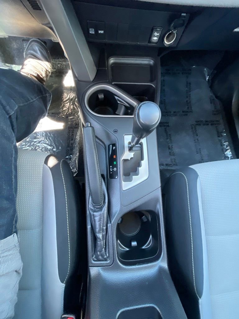 Used 2016 Toyota RAV4 XLE AWD/4WD image 18