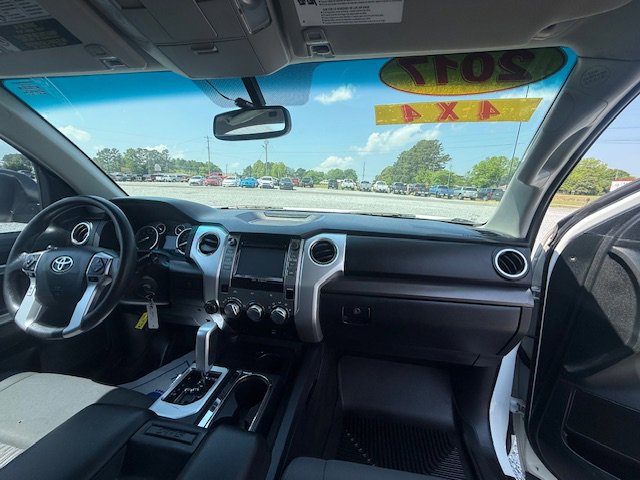 Used 2017 Toyota Tundra SR5 w/ Exterior Package AWD/4WD image 9