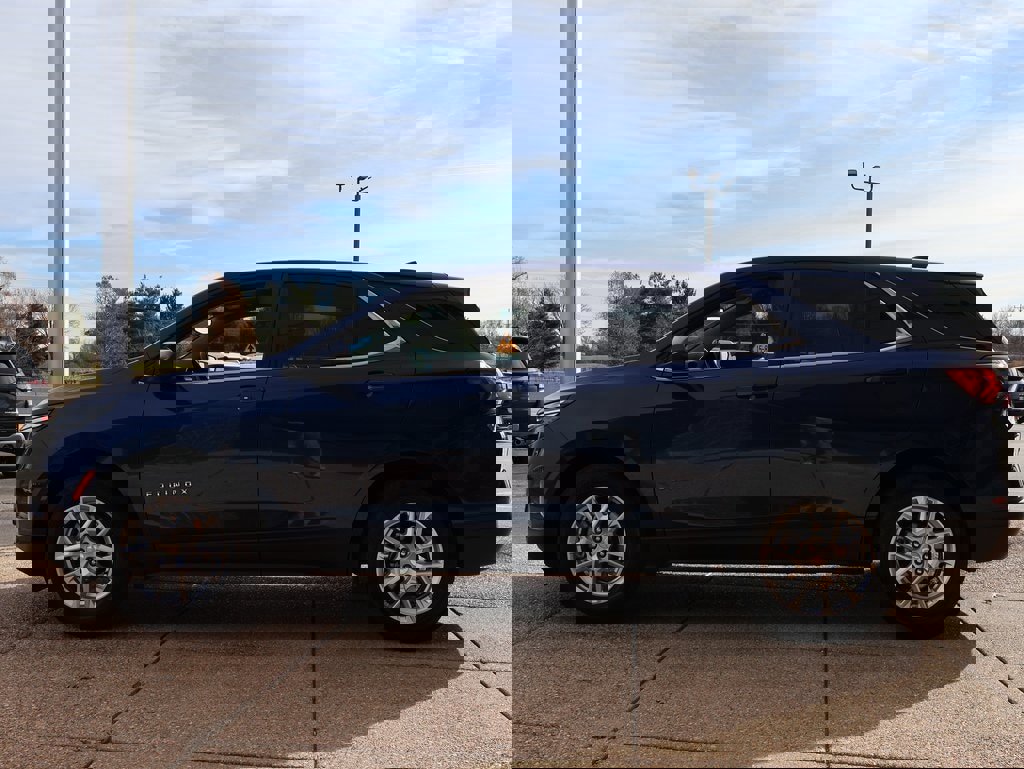 Used 2022 Chevrolet Equinox LT image 3