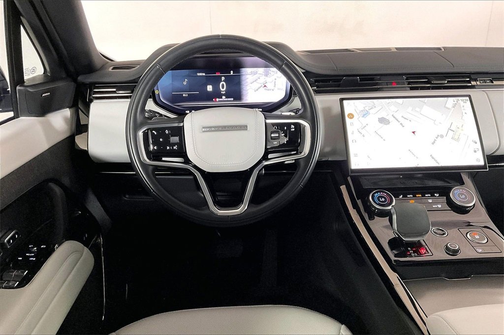 Used 2023 Land Rover Range Rover Sport SE image 4