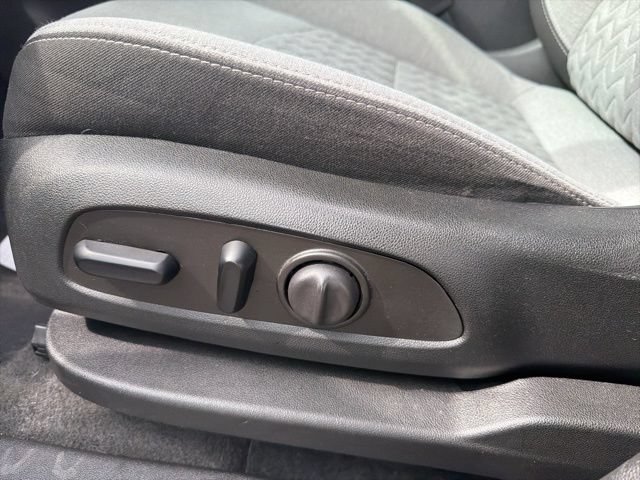 Used 2023 Chevrolet Equinox LT w/ LPO, Floor Liner Package FWD image 23