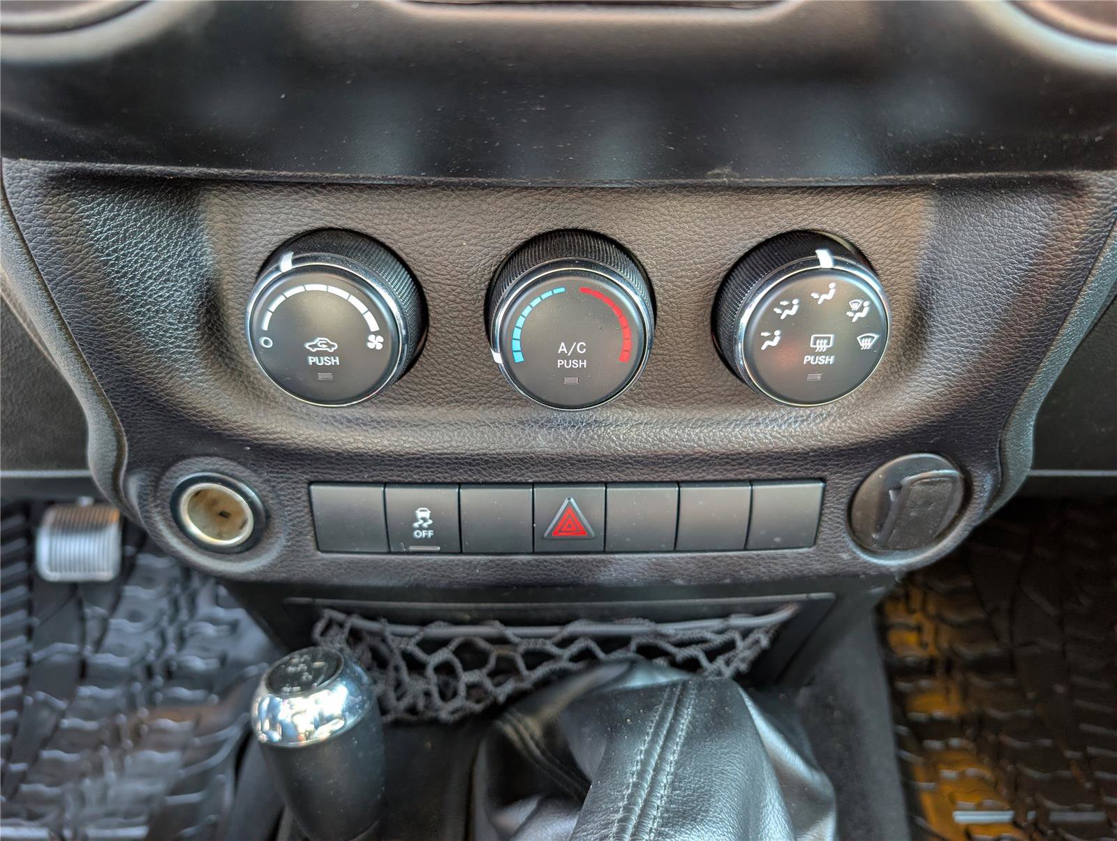 Used 2015 Jeep Wrangler Unlimited Sport image 21