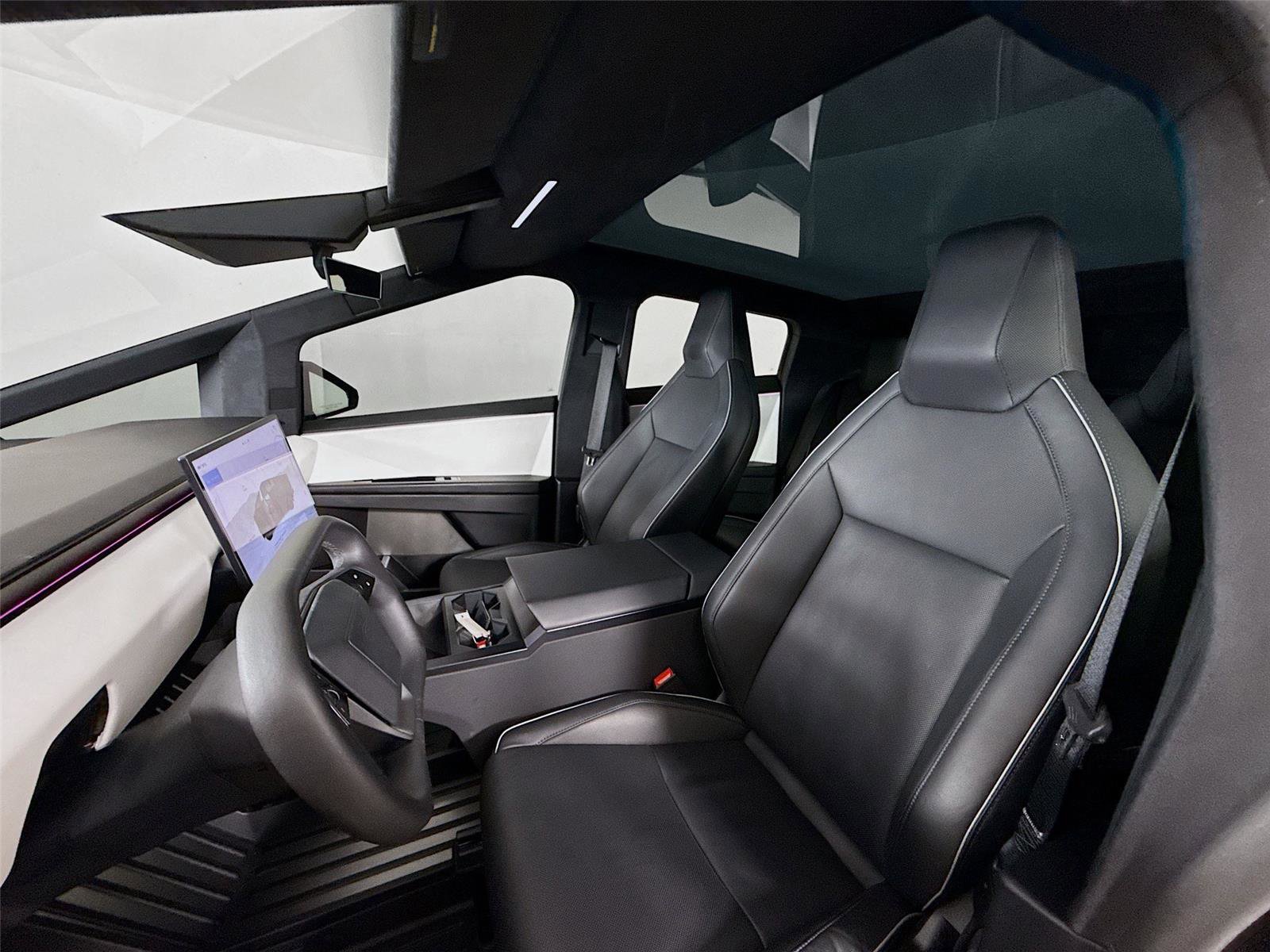 Used 2024 Tesla Cybertruck AWD Crew Cab image 2