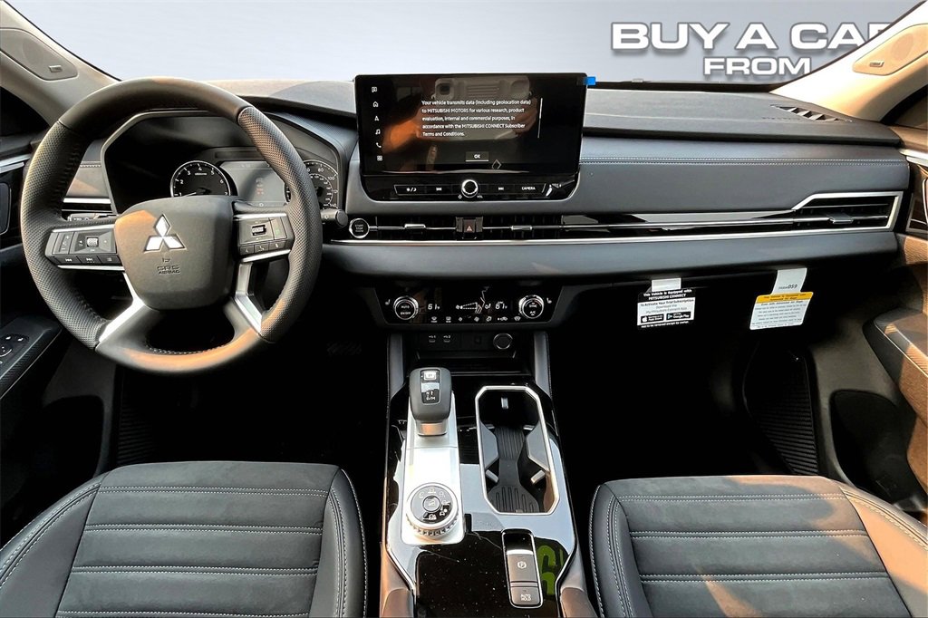 New 2025 Mitsubishi Outlander SE image 5