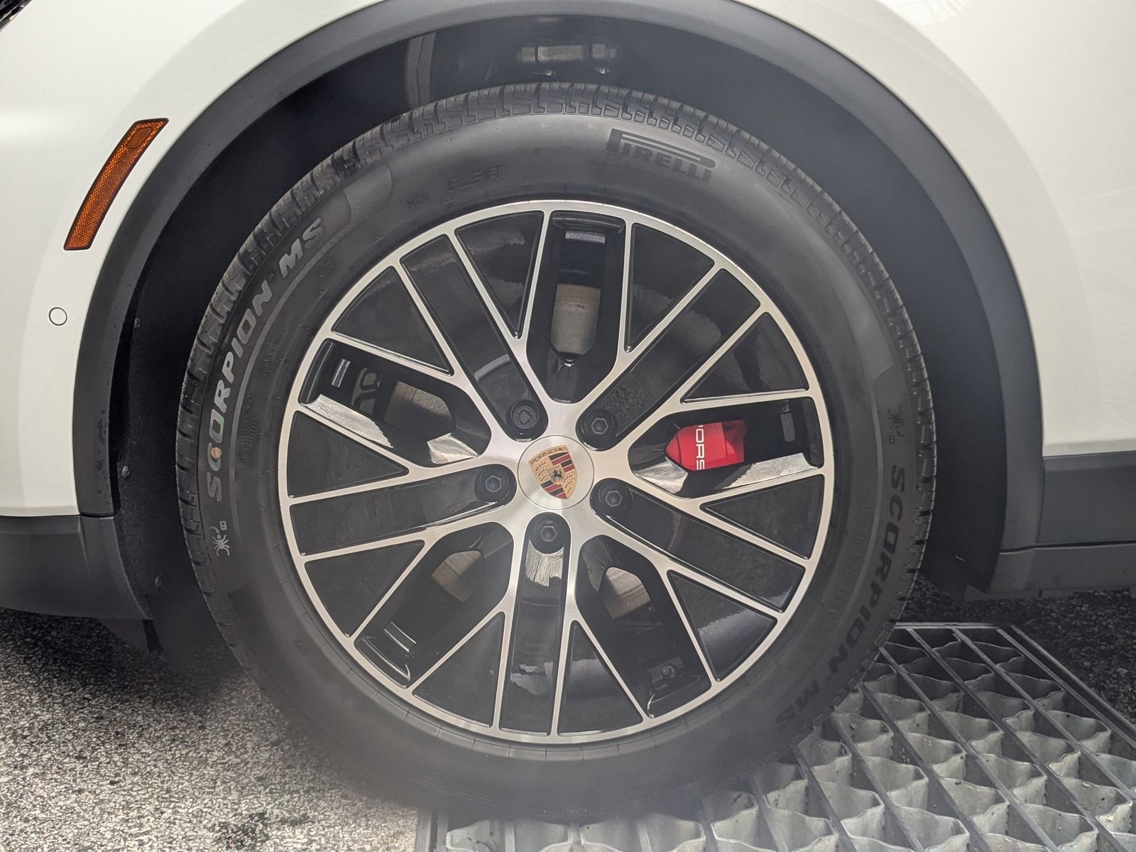 New 2025 Porsche Macan 4S Electric image 28