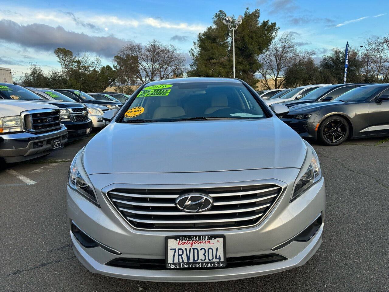 Used 2016 Hyundai Sonata SE FWD image 2