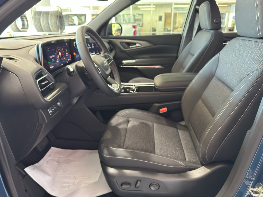 New 2026 Chevrolet Traverse LT w/ Midnight/Sport Edition image 5