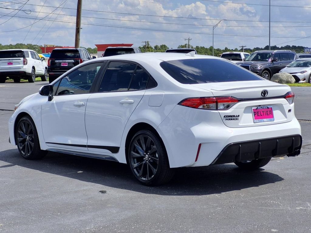 Used 2024 Toyota Corolla SE FWD image 4