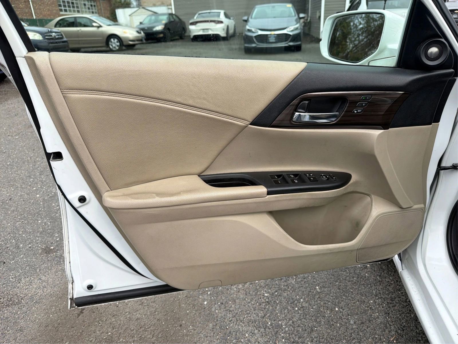 Used 2016 Honda Accord EX-L image 23