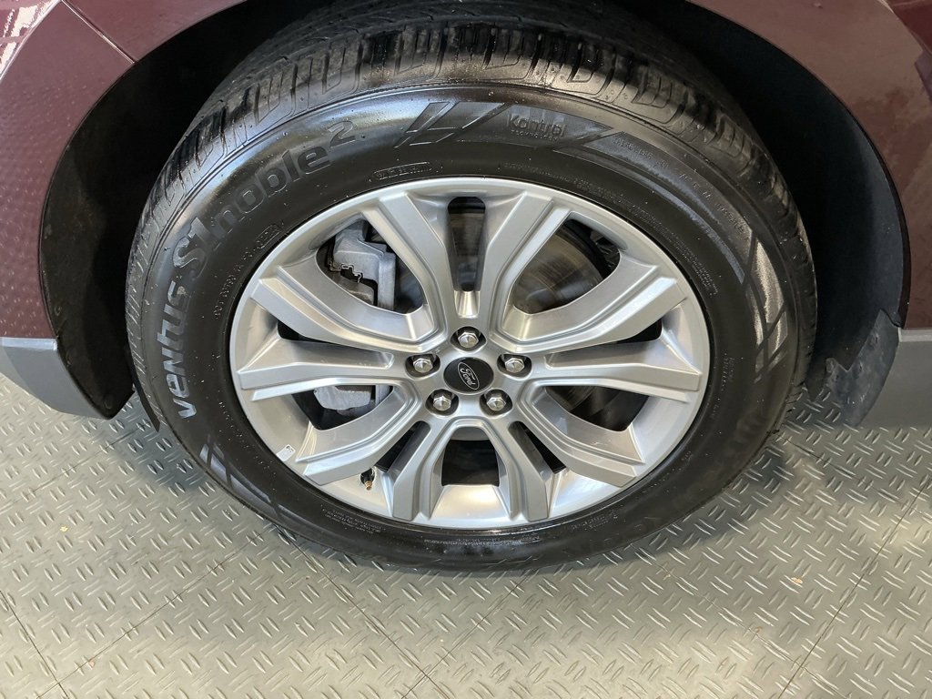 Used 2024 Ford Edge Titanium image 38