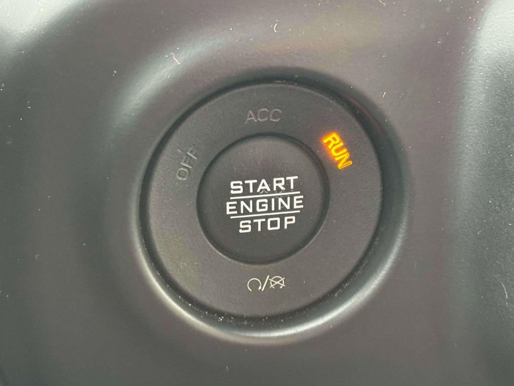 Used 2022 Jeep Wrangler Unlimited Sahara w/ LED Lighting Group AWD/4WD image 25