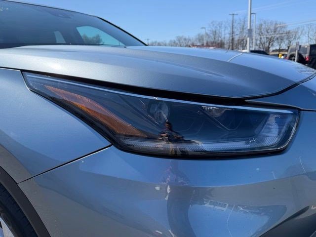 Used 2021 Toyota Highlander LE AWD/4WD image 10