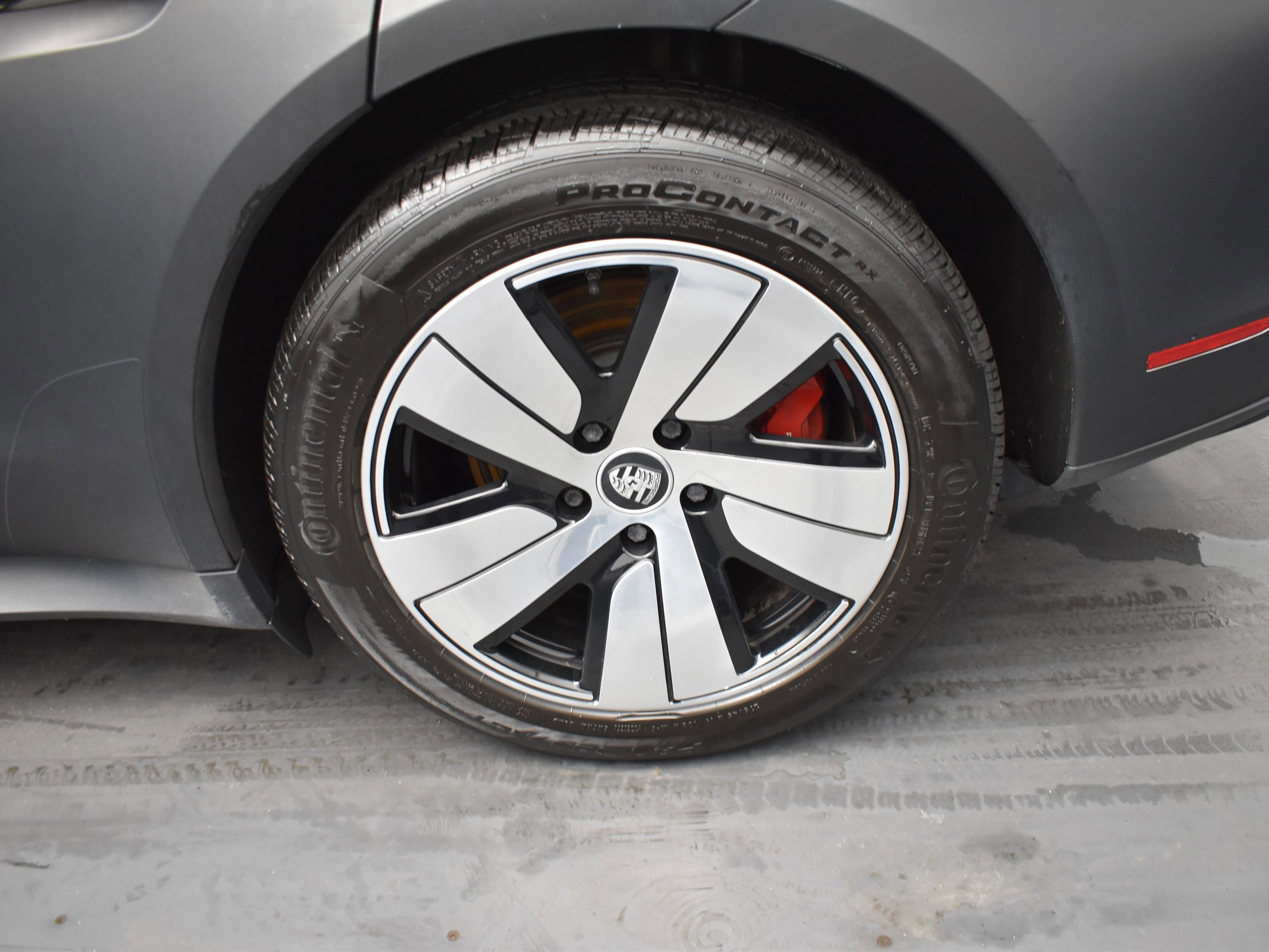 Used 2020 Porsche Taycan 4S image 13