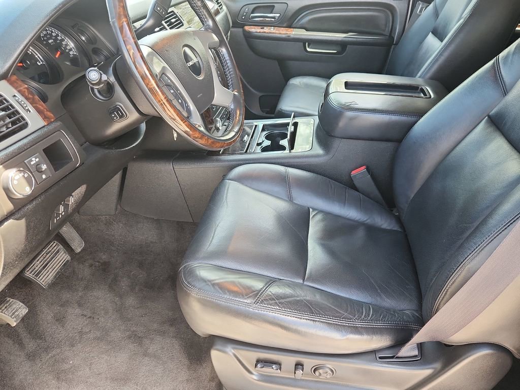 Used 2011 GMC Yukon XL Denali image 7