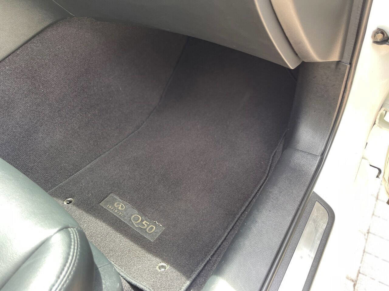 Used 2016 INFINITI Q50 Premium image 23