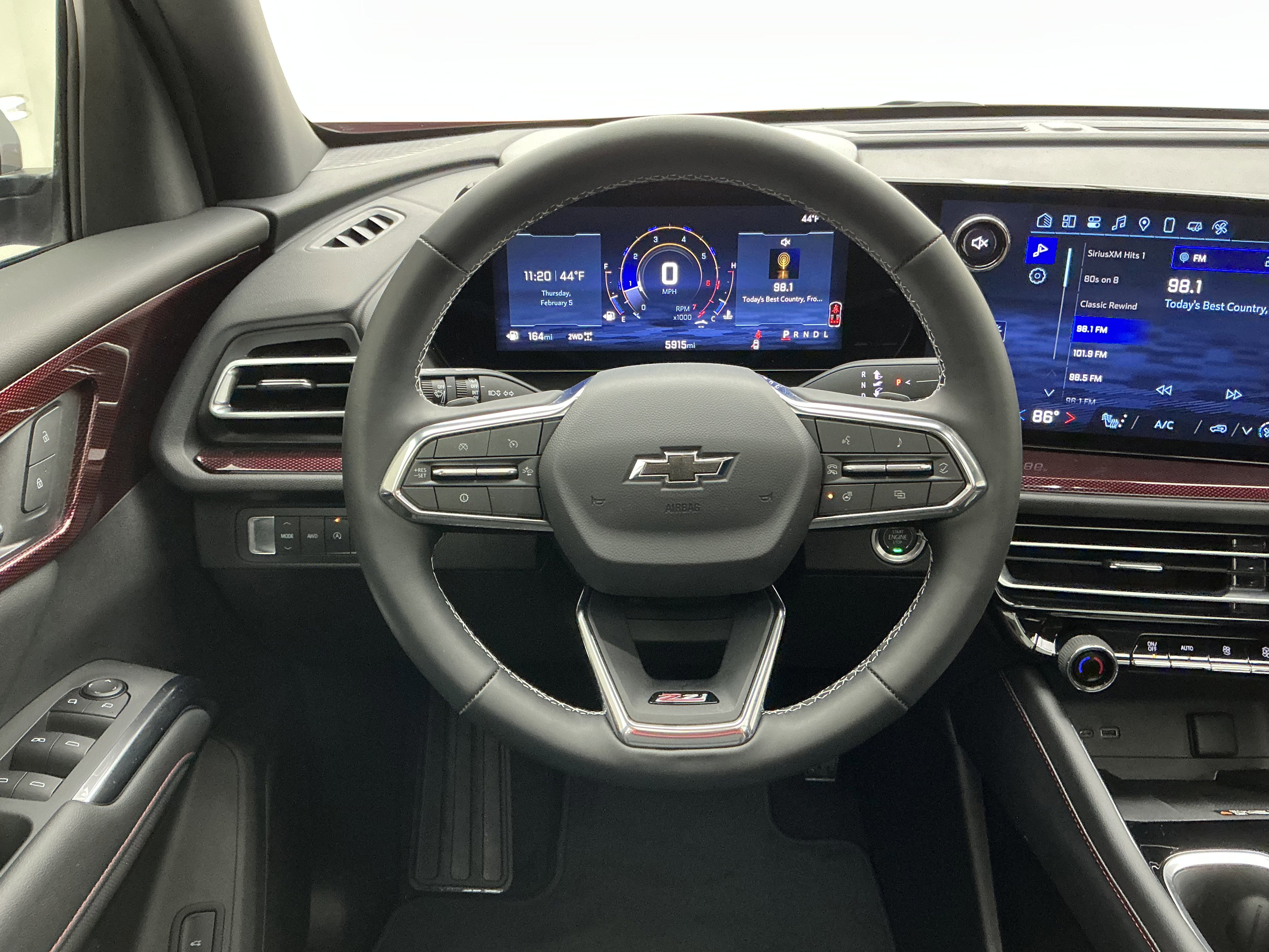 Used 2025 Chevrolet Traverse Z71 image 21