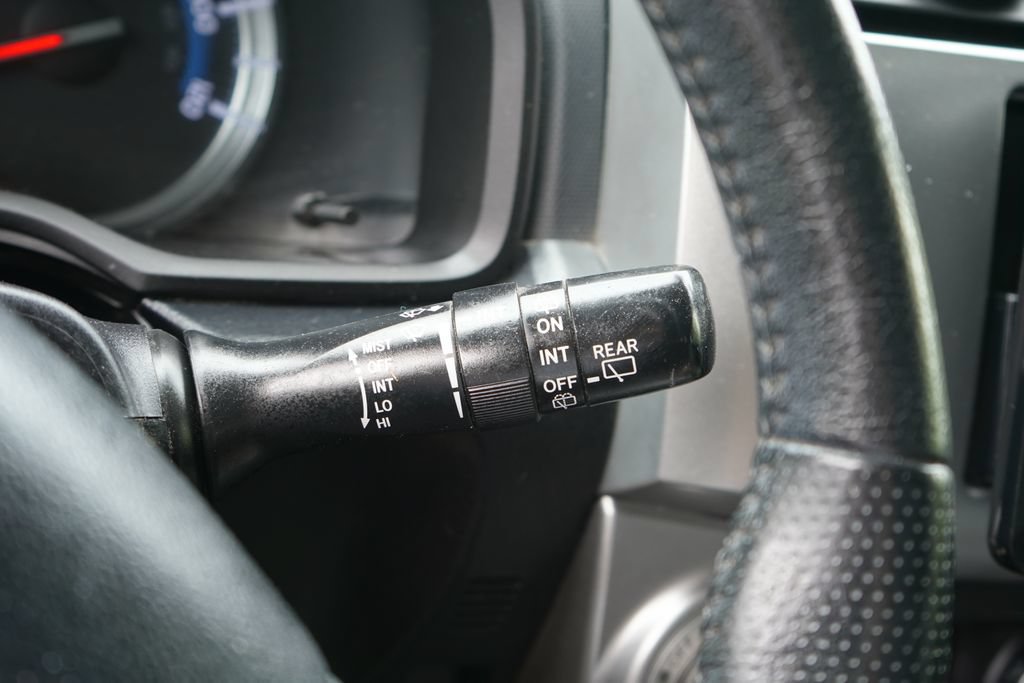 Used 2018 Toyota 4Runner SR5 AWD/4WD image 18
