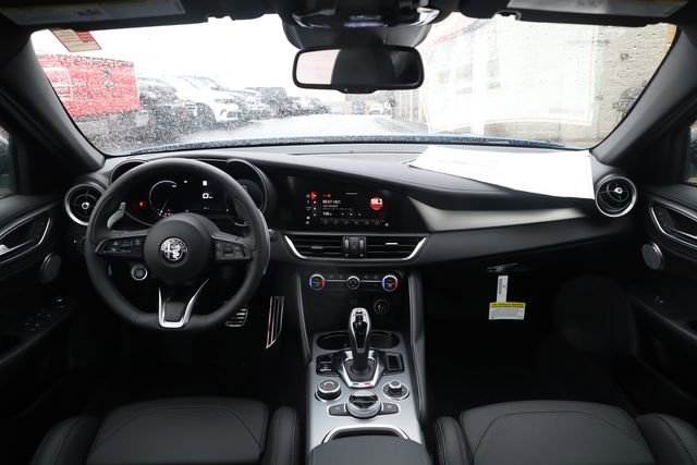 New 2025 Alfa Romeo Giulia RWD image 10