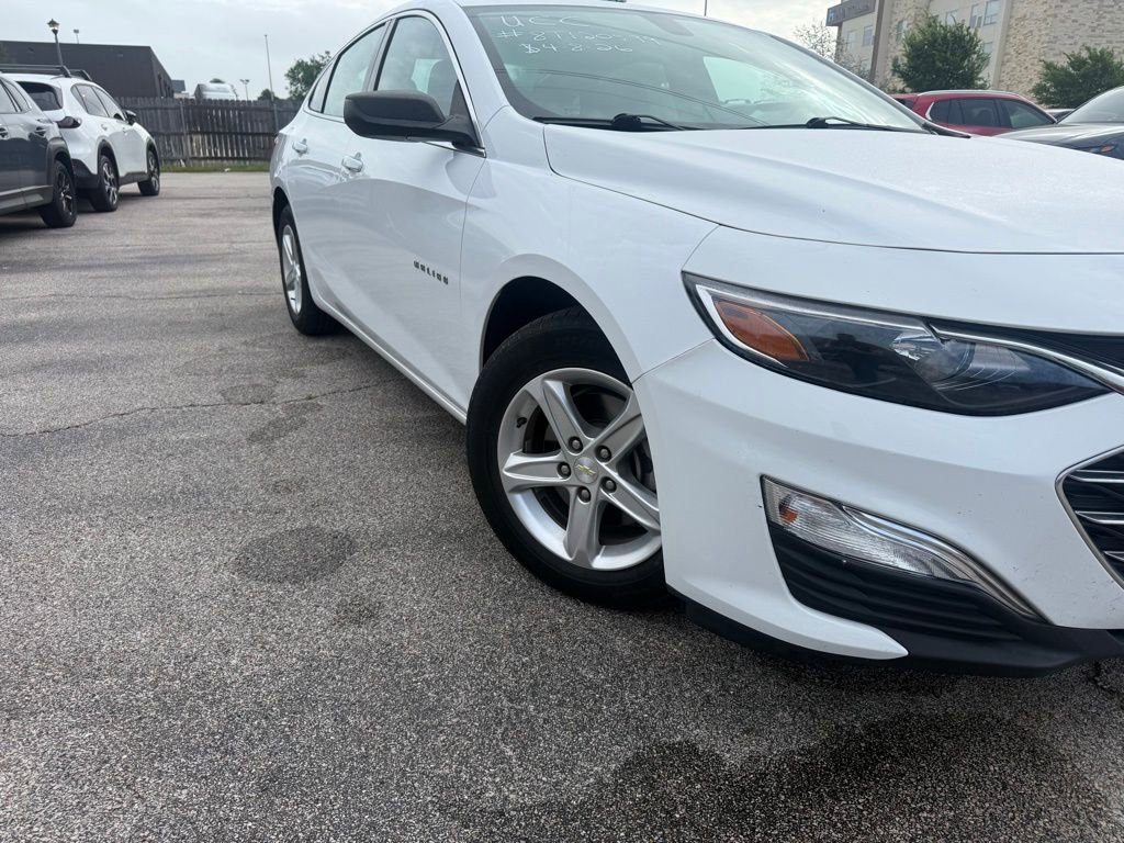 Used 2020 Chevrolet Malibu LS image 2